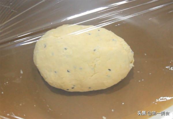 玉米麵加黑芝麻,教你做窩窩頭,蓬鬆柔軟不塌陷,比饅頭還好吃 玉米麵加黑芝麻,教你做窩窩頭,蓬鬆柔軟不塌陷,比饅頭還好吃