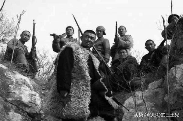 地主造謠“新四軍的炮是面捏的”，高政委下令：開炮！強行透過