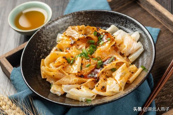 陝西最出名的12道小吃,特色陝西味,香辣酥脆,你都吃過幾道呢? 陝西最出名的12道小吃,特色陝西味,香辣酥脆,你都吃過幾道呢?