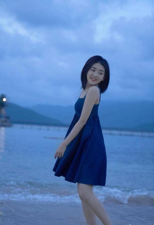 梁潔：甜美靚麗