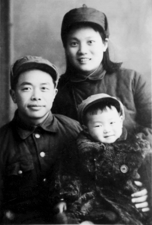 姑娘為救八路戰士假扮妻子,當40年後再重逢,戰士如何報恩? 姑娘為救八路戰士假扮妻子,當40年後再重逢,戰士如何報恩?