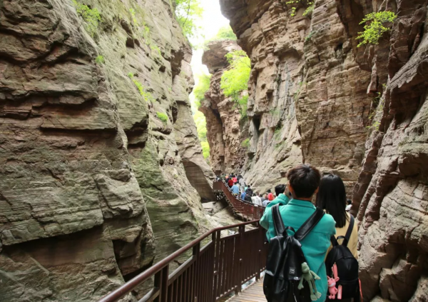 相約龍潭大峽谷,感受它的雄闊與深幽之美 相約龍潭大峽谷,感受它的雄闊與深幽之美