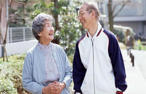 人過六十：生活低配，心態平配，精神高配