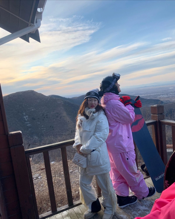 霍思燕這是發福了嗎？穿滑雪服把自己裹得嚴嚴實實，看著挺可愛