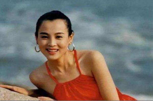 演員趙明明：為愛息影，生女後被棄，被婚姻傷透的心不敢再開啟