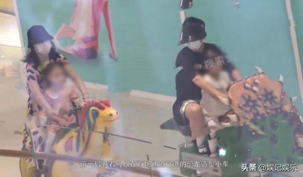 謝娜兩個女兒生病,俏俏很黏媽媽,跳跳教媽媽“小方法”超機靈 謝娜兩個女兒生病,俏俏很黏媽媽,跳跳教媽媽“小方法”超機靈