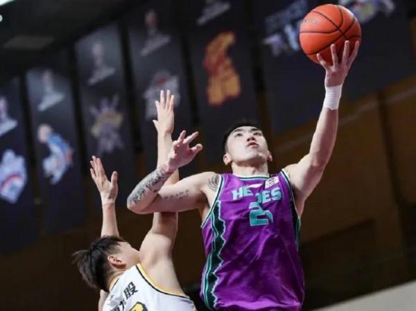 內線陶漢林獨挑三塔，外線小高領銜，山東戰新疆勝算幾何