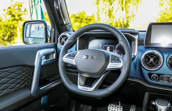 靜態解讀|高性價比的硬派越野車,北京BJ40造型硬朗 靜態解讀|高性價比的硬派越野車,北京BJ40造型硬朗