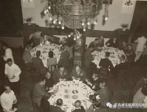 七十六年前的今天，青島日軍受降儀式在匯泉跑馬場舉行​