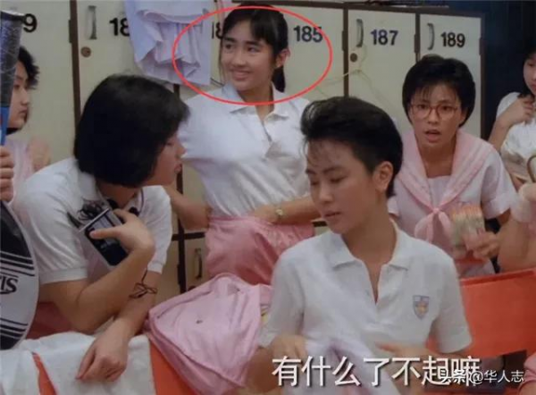 “最美趙敏”：為救弟弟嫁給殘障富豪，如今50歲美豔依舊