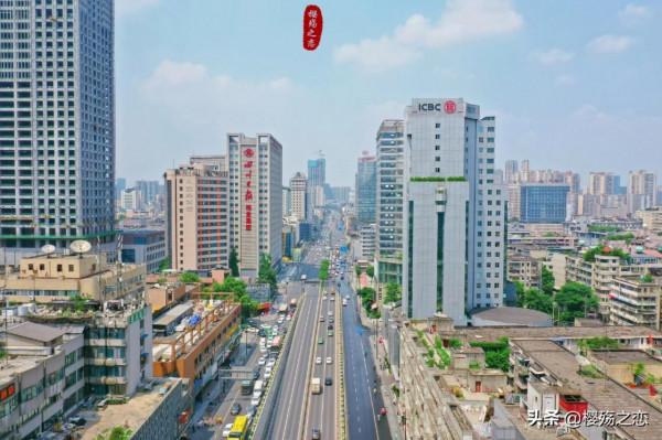 中國共有7個超大城市,上海穩居第一,成都成功晉級 中國共有7個超大城市,上海穩居第一,成都成功晉級