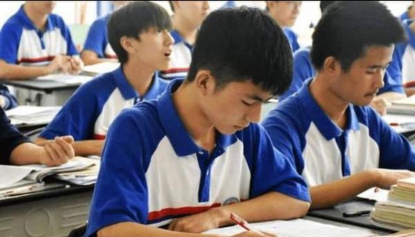 4所二本院校喜升“一本”，分數線卻沒漲，明年報考的學生吃香了