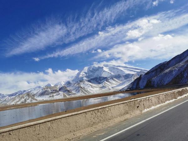 西藏和新疆的區別？