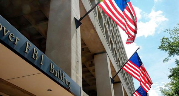 外國小哥拒絕給FBI當線人，從此被親友當空氣，生活成了無形地獄