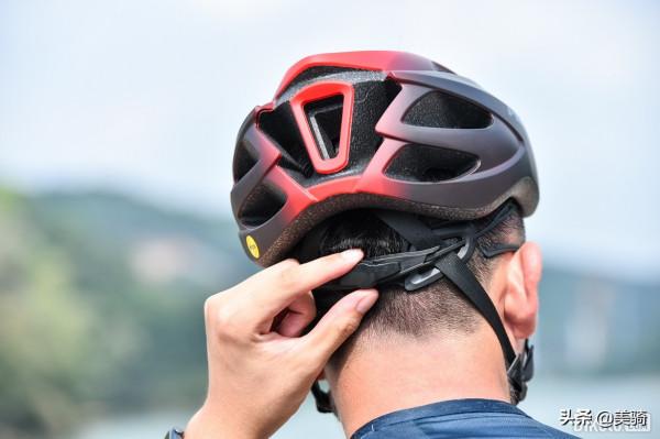 輕且更安全 只要299元!PMT MIPS頭盔評測 輕且更安全 只要299元!PMT MIPS頭盔評測