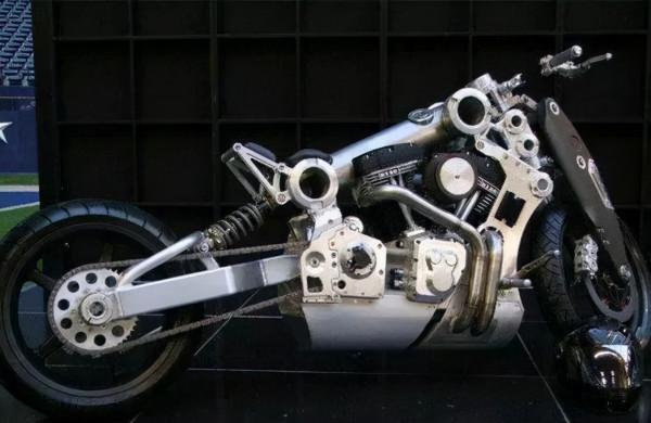 十輛貴到“天際”的摩托車，每一輛都價值不菲，最貴的能買一棟樓