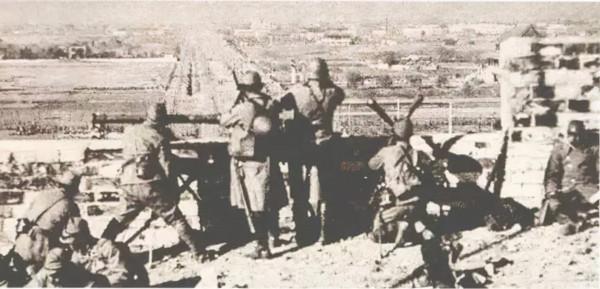 金日成訪華時，被我國少將突然摟住脖子，少將：老金，你怎麼來了