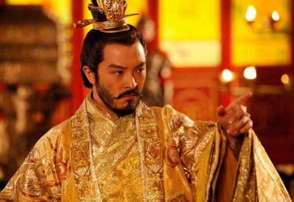 相士勸皇帝不要出宮,皇帝大怒:回來就斬了你!相士:你回不來了 相士勸皇帝不要出宮,皇帝大怒:回來就斬了你!相士:你回不來了