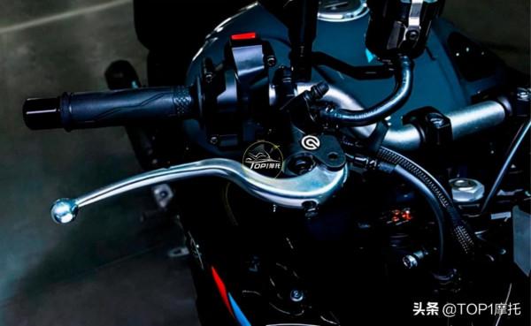 雅馬哈MT-10釋出新款 前臉大變“霸天虎”電控直接拉滿 雅馬哈MT-10釋出新款 前臉大變“霸天虎”電控直接拉滿