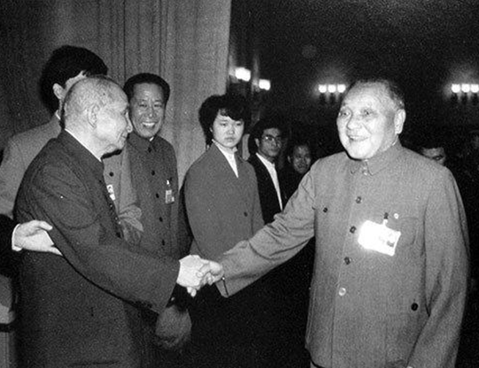 94年陳雲收到林彪女兒來信後,找洪學智談話:有兩件事需要麻煩你 94年陳雲收到林彪女兒來信後,找洪學智談話:有兩件事需要麻煩你