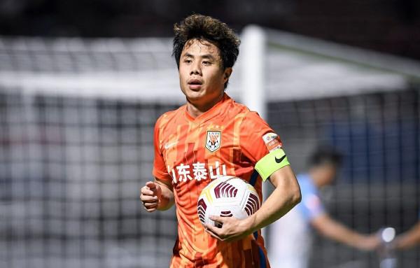 山東泰山與上海拉開10分差距，冠軍在望，蒿俊閔是否應有一份？