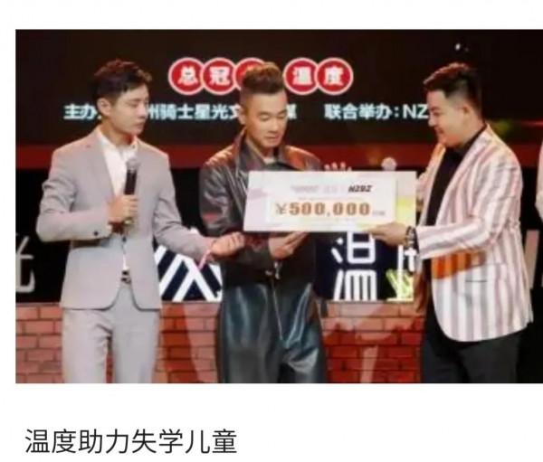 出身貧寒並且出名多年以後沒“忘本”的三位明星