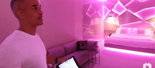 迪拜小哥甩賣7.7億豪宅 買就送勞斯萊斯和法拉利 迪拜小哥甩賣7.7億豪宅 買就送勞斯萊斯和法拉利