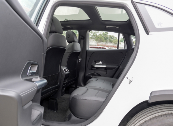 賓士GLA降至18.17萬元起,1.3T四缸發動機,標配主動剎車 賓士GLA降至18.17萬元起,1.3T四缸發動機,標配主動剎車