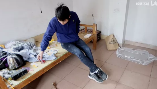 導演跟拍三年，揭露低學歷打工人現狀，好扎心……