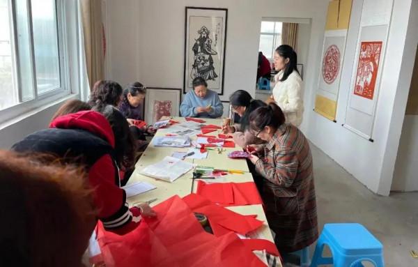 盧氏縣第四期剪紙培訓班圓滿結束