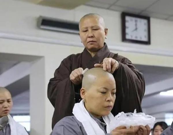 東北純正尼姑廟，一天一頓飯，不搞旅遊，不收門票，定期外出化緣