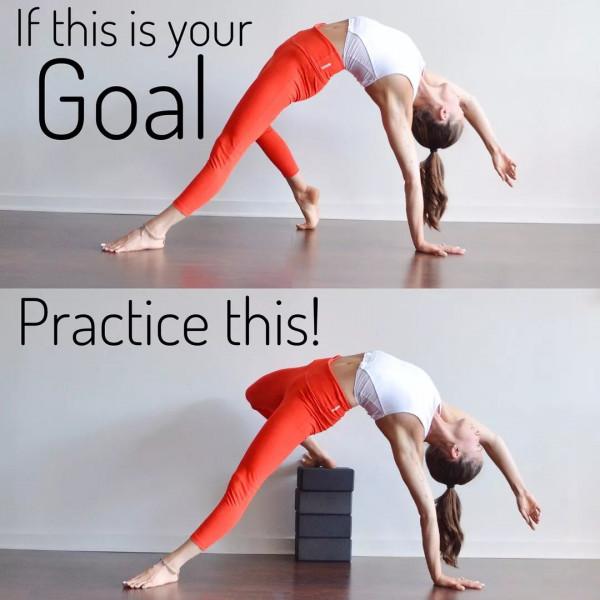 練瑜伽，輔具是最好的老師（附46個瑜伽常見體式練習方法）