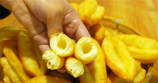 正月初六返程上班，別忘吃7種離別飯，帶3種吉祥果，寓意家順業順