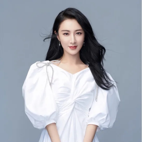 山西水災薇婭首當其衝捐款200W被點贊,晚上直播&quot;救援服&quot;突破17W件