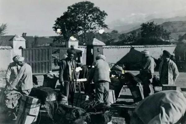 廖耀湘被俘後，向他敬酒不喝還摔杯，劉亞樓請出一人他連敬3杯