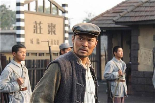 鐵道游擊隊的創始人：甲級戰鬥英雄，抗戰勝利後為何選擇投敵？