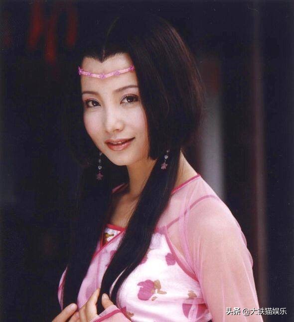 臉沒恢復就先別出來撈金了，腫脹、僵硬感溢位螢幕，顏值崩了一地