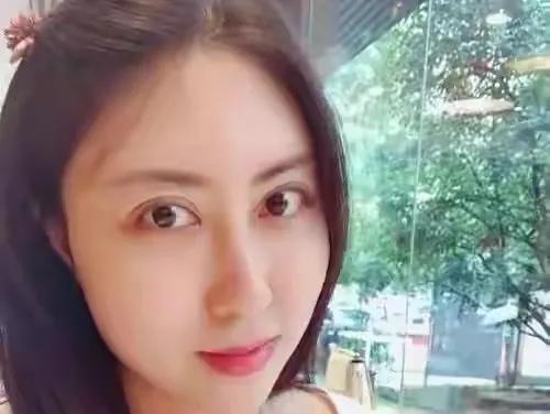 詩壇現狀：只要我不覺得尷尬，尷尬的就是別人