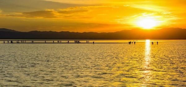 茶卡七月：鹽湖美景惹人醉