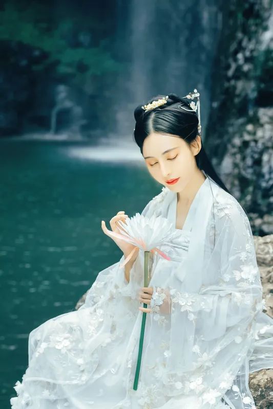 松海聽濤詩詞 |千古閒情人幾曉,一簾幽夢逐遊絲。「總第127輯」 松海聽濤詩詞 |千古閒情人幾曉,一簾幽夢逐遊絲。「總第127輯」