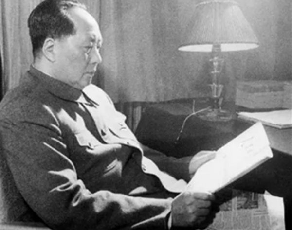 1951年彭友勝寄去一封求助信，老伴見狀數落：這不是為難毛主席嗎