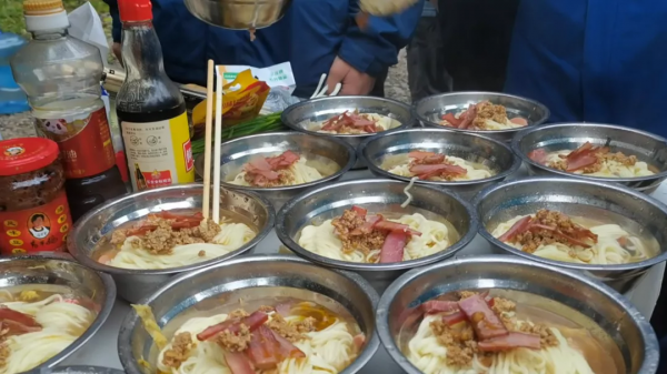 萬眾期待的徒步迴歸啦,火鍋、牛肉麵...這次的伙食有點好 萬眾期待的徒步迴歸啦,火鍋、牛肉麵...這次的伙食有點好