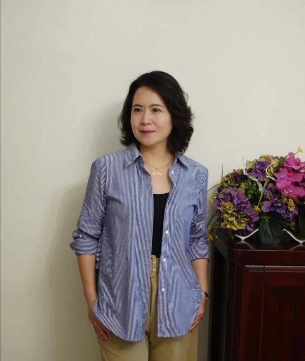 適合奔五女性的穿搭示範,精緻又優雅的秋裝搭配,時尚減齡又高階 適合奔五女性的穿搭示範,精緻又優雅的秋裝搭配,時尚減齡又高階