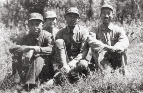 倆兄弟起義失聯，再見時弟弟成哥哥俘虜，後來兄成大將，弟授上將