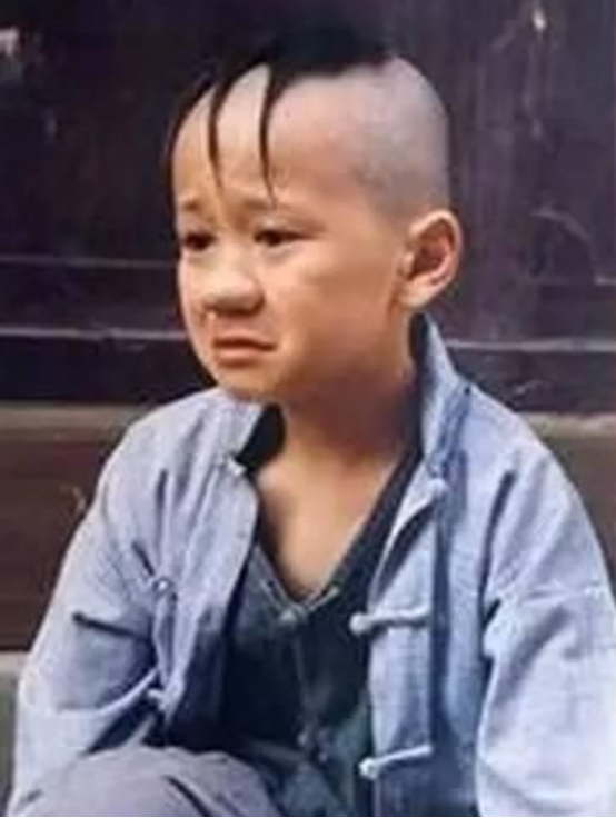 8歲演“三毛”走紅,與孫儷是同班同學,如今的孟智超怎麼樣了? 8歲演“三毛”走紅,與孫儷是同班同學,如今的孟智超怎麼樣了?