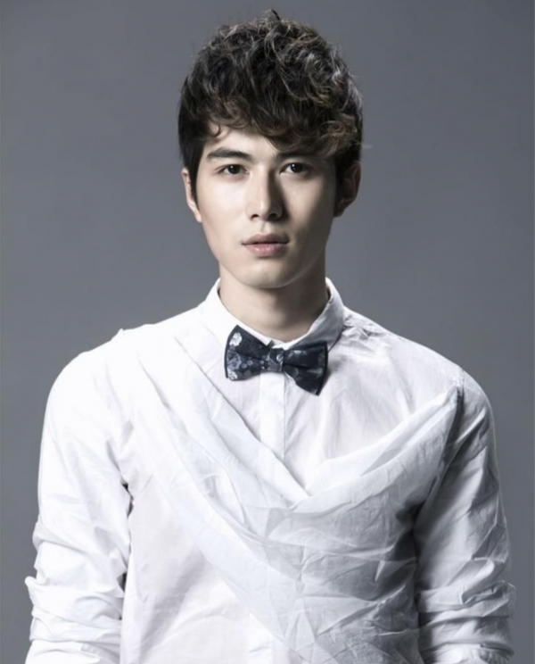 陳學冬上網課的環境令人心酸，學習內容引爭議，學生：看不下去了