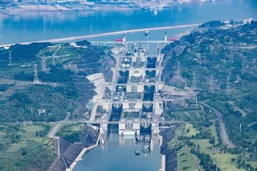 鄧小平為何將四川一分為二？