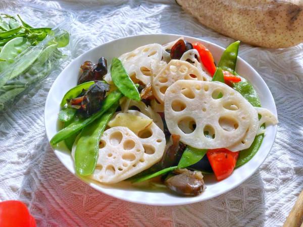 大魚大肉吃多了,我都會搭配個荷塘小炒,清脆爽口特別解膩 大魚大肉吃多了,我都會搭配個荷塘小炒,清脆爽口特別解膩