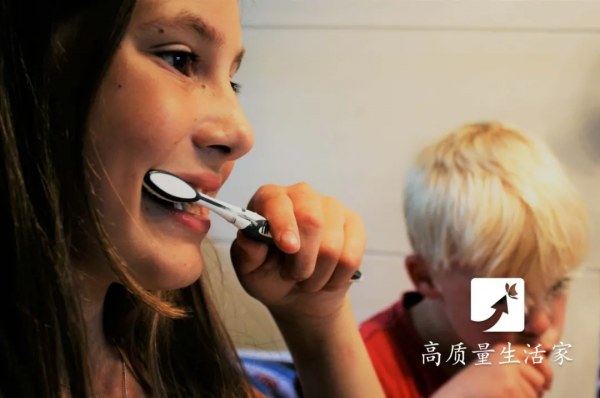 為什麼不能用棉籤掏耳朵？9 個看似“很衛生”的壞習慣