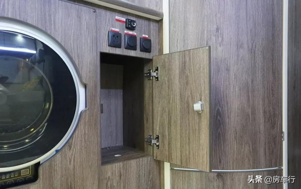 雙拓展，大空間，內外配置豐富齊全，拓銳斯特2021款簡約歐暢房車